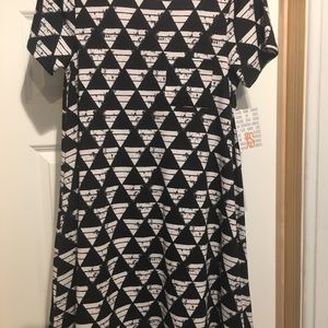 Xs lularoe Carly